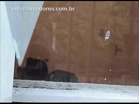 ❤️ Gizon hunkigarria bere neska-laguna beste mutil batekin ikusten, putz-bideo bat grabatzen bikotea molestatu gabe ️ Porno ederra pornoan eu.pornochaturbate.ru ❌️