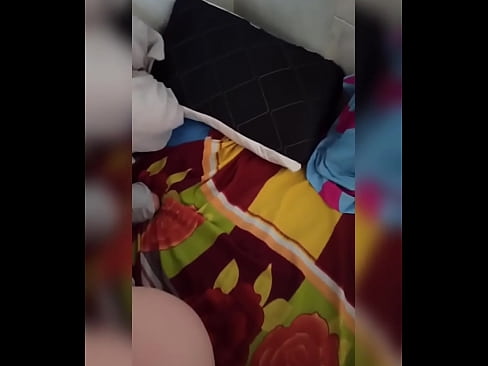❤️ Nire gelakidea etxean bakarrik geratzen da, bere senarra oporretara joaten delako eta nik izorratzeko eta ipurdia esnez betetzeko aprobetxatzen dut ️ Porno ederra pornoan eu.pornochaturbate.ru ❌️